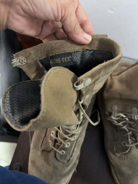 US Military Issue Gore-Tex Combat Boots Tan Suede Vibram Sole
